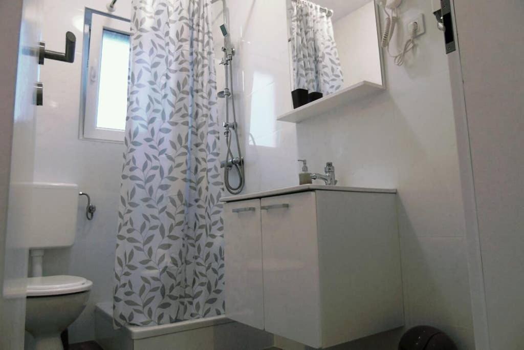 Apartman Greta Sukošan Eksteriør billede