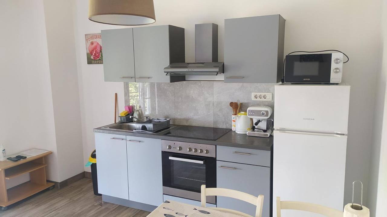 Apartman Greta Sukošan Eksteriør billede