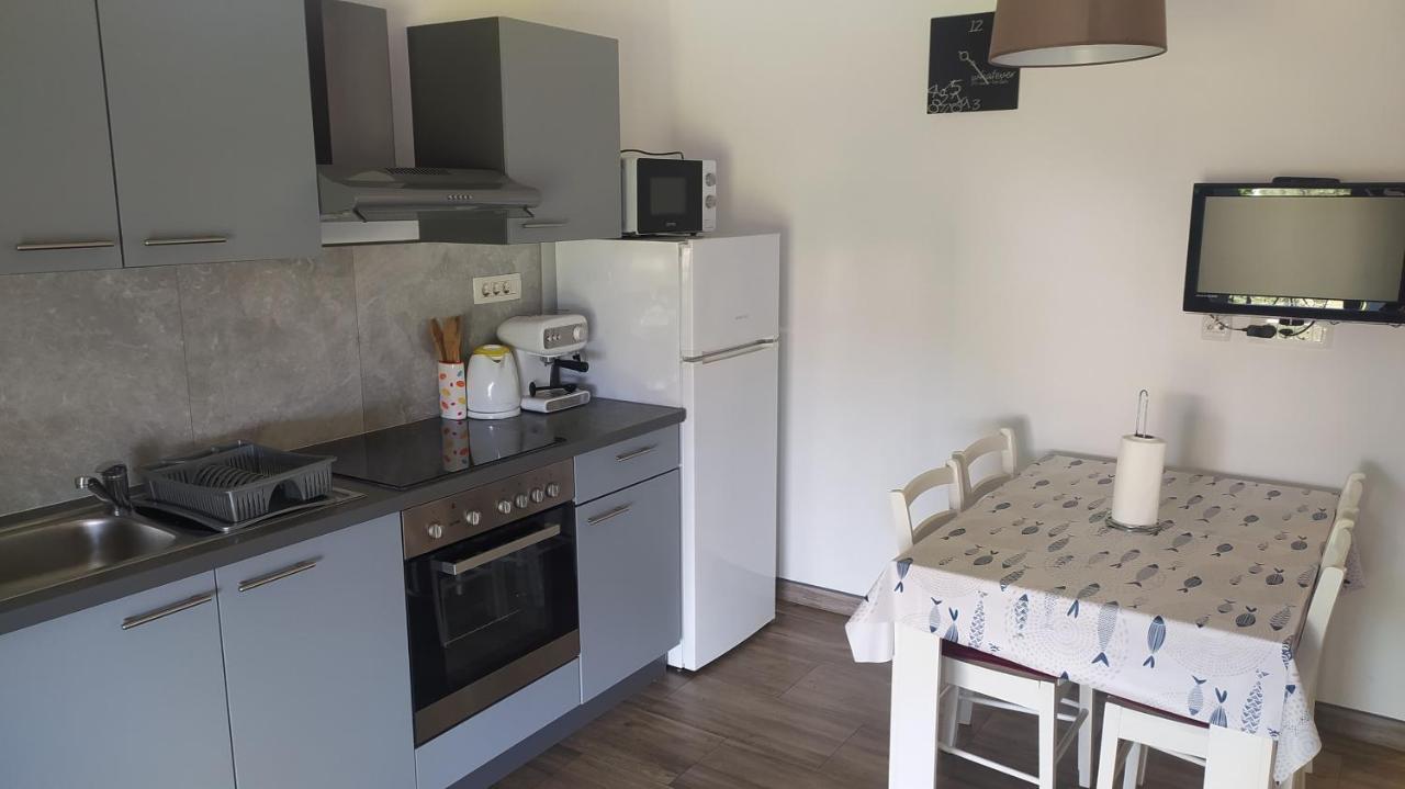 Apartman Greta Sukošan Eksteriør billede