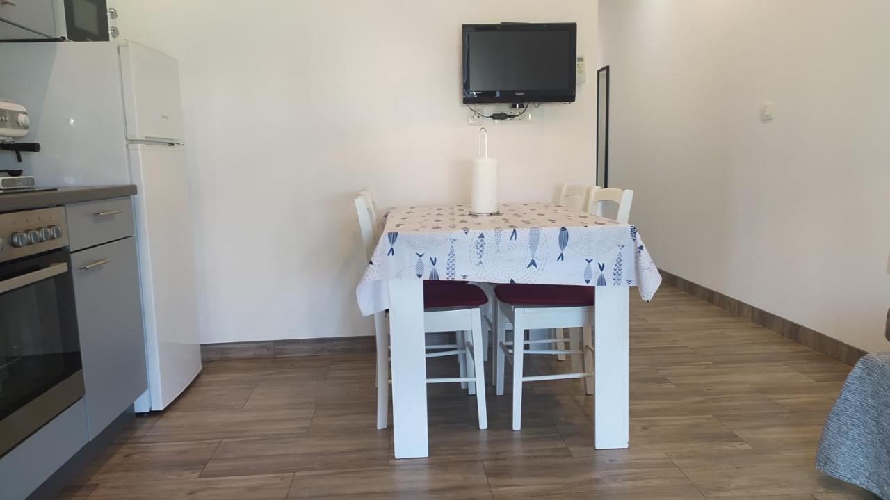 Apartman Greta Sukošan Eksteriør billede